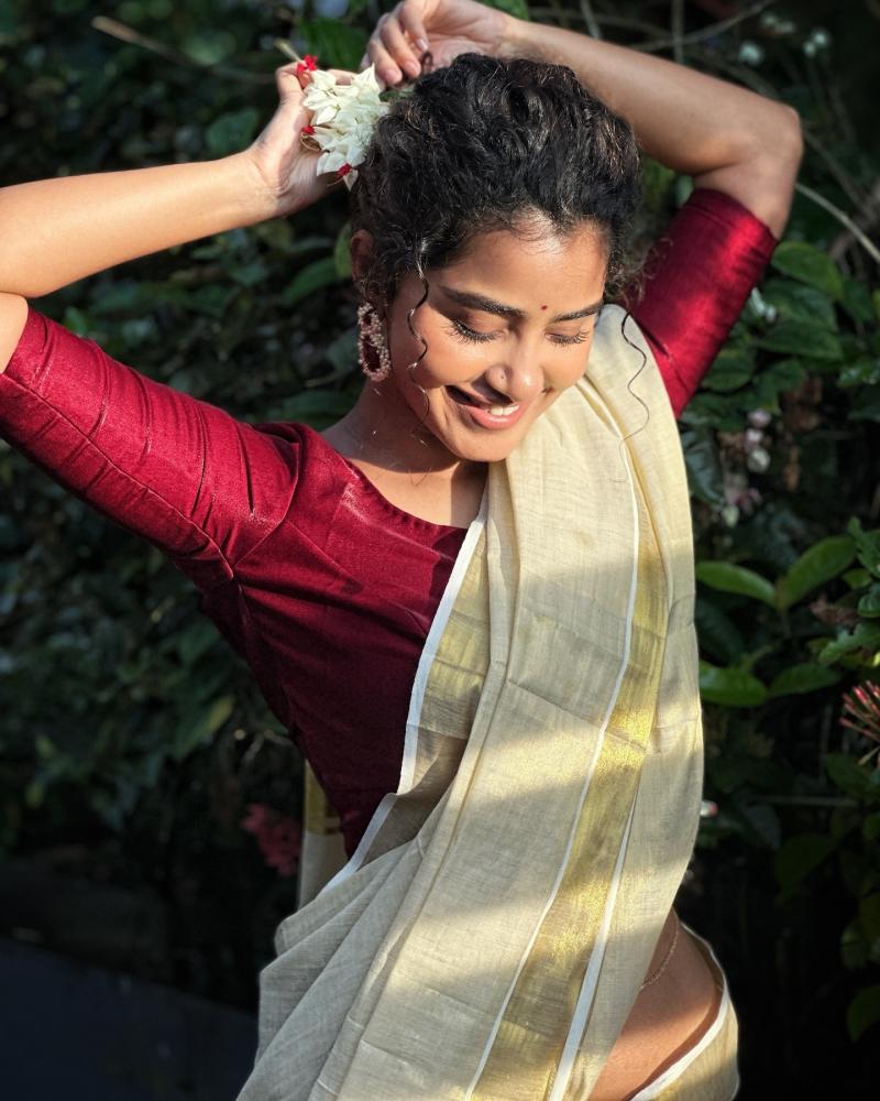 anupama-parameswaran-onam-celebration-photos
